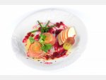 Ziegenkäse im Parmaschinken gegrillt mit Preiselbeeren