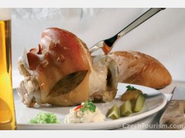 Gebratene Schweinshaxe und Tschechisches Bier